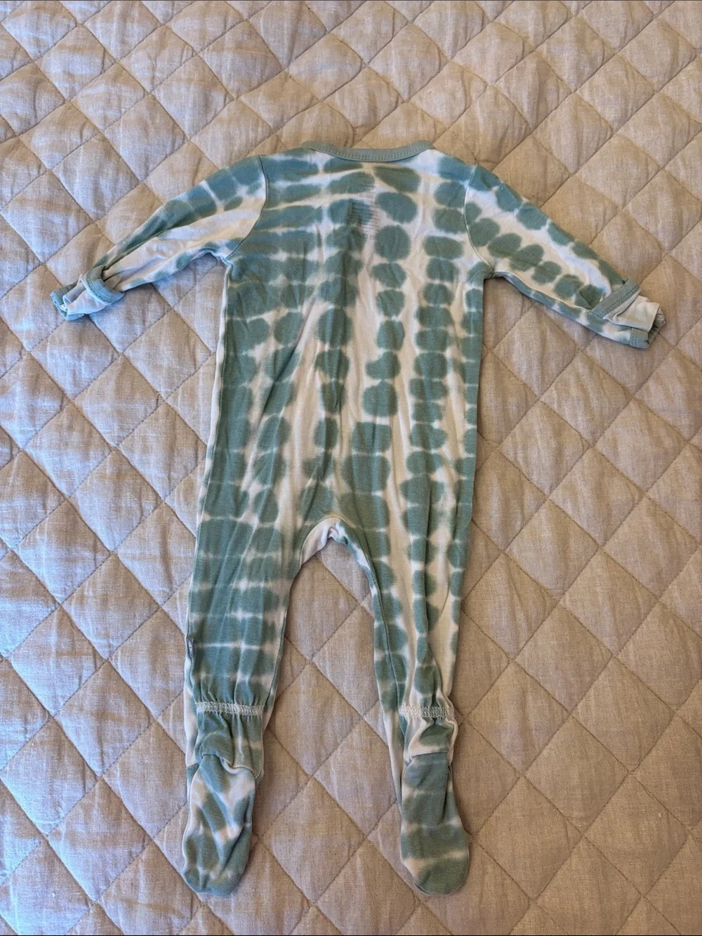 Kyte BABY Green & White Tie-Dye Footed One-Piece